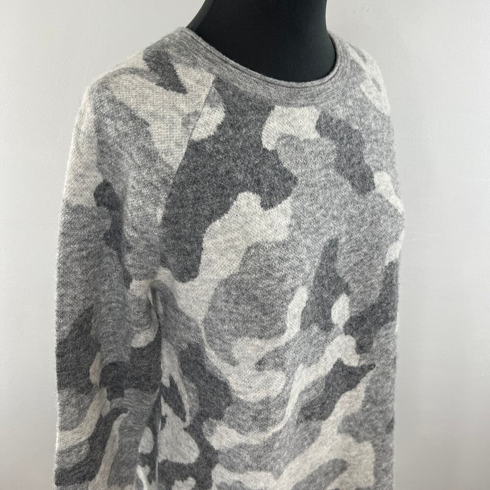 ATHLETA Grey Camo Undercover CYA Sweater Merino Wool Alpaca Pullover Travel M - Picture 3 of 7